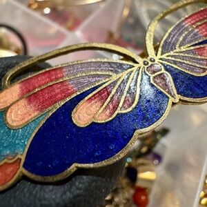 Vintage Enamel Butterfly Hair Clip Gold with etched background. Great condition!